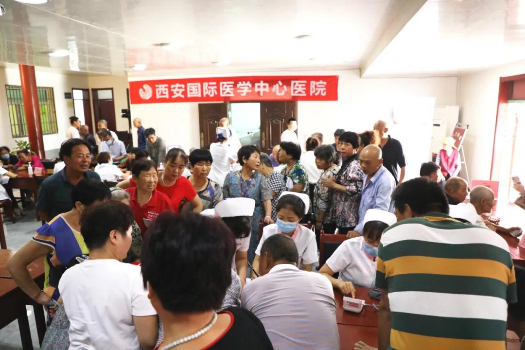 “施天使之愛，佑百姓健康”系列公益義診——走進綠地社區(qū)