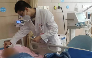 危急重癥、“大白肺” 90%以上恢復(fù)良好，他們?nèi)绾巫龅降模?>
				             </a>
                <div   id=