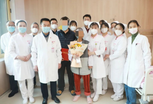 215天守護，2000多頁病例， 這位女士終見彩虹